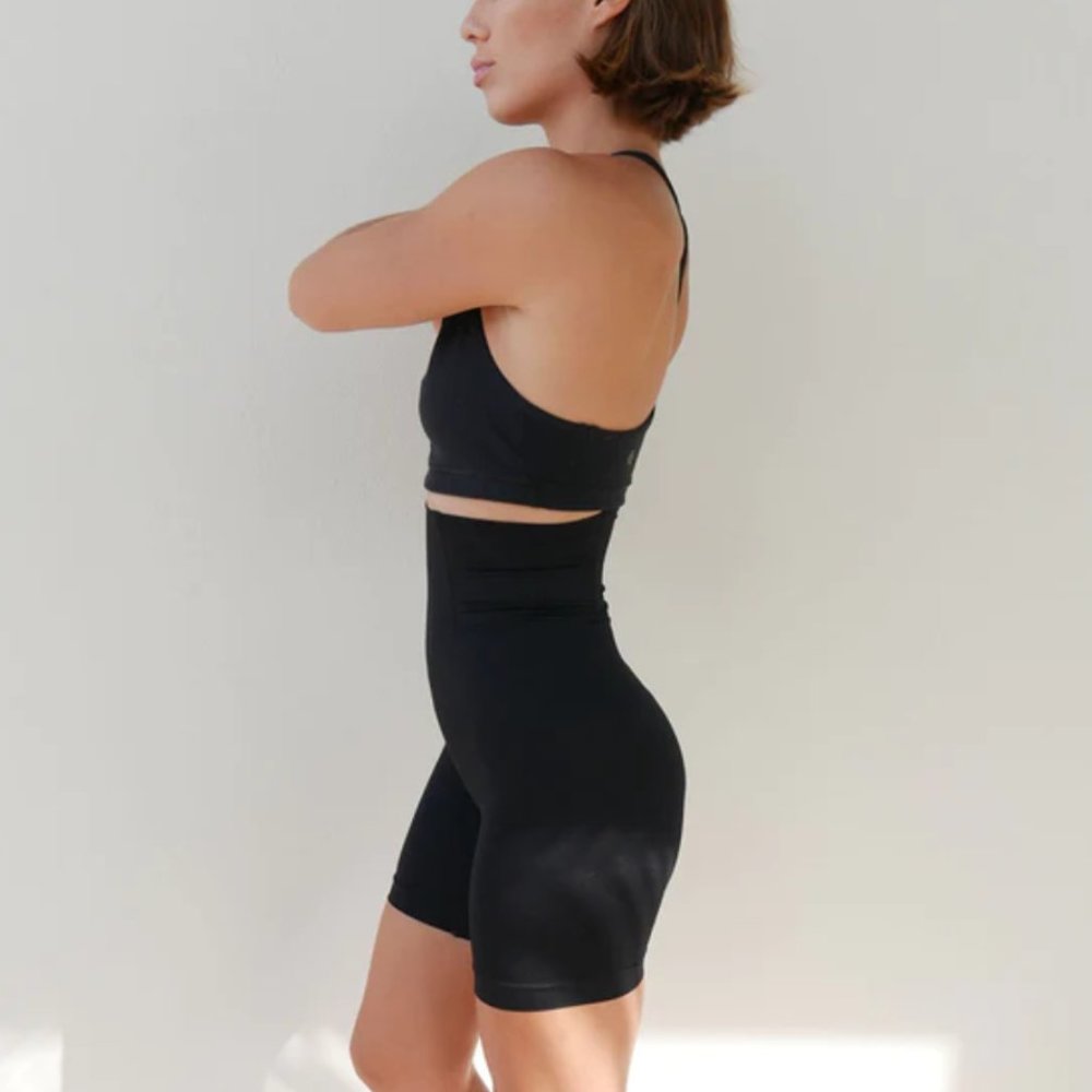 Enhance Compression Shorts - Size Large - Picture 2 of 7